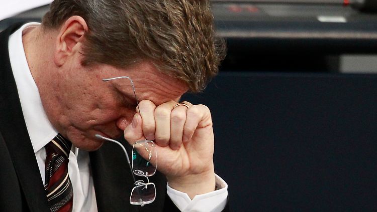 Westerwelle muss sich von seinen Steuerplänen wohl endgültig verabschieden.