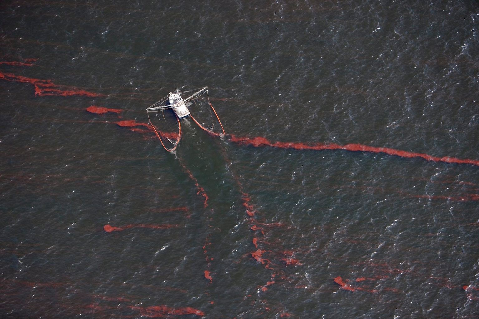 Die Hoffnung, den Ölfluss im Golf von Mexiko mit einer großen Kuppel zu stoppen, war vergebens.
