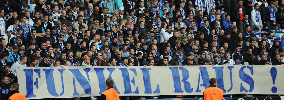 Die Fans hatten sich ihre Meinung über den Trainer bereits gebildet.