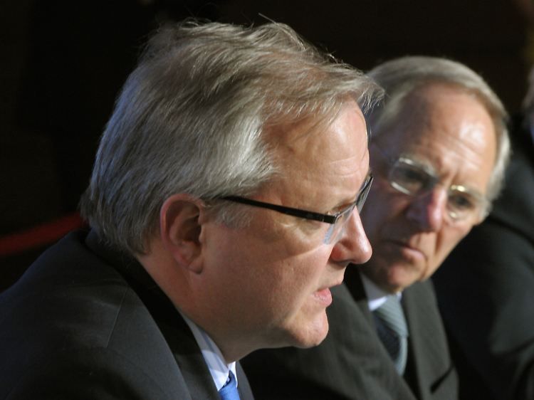 Wer retten soll, muss auch mitreden dürfen: Olli Rehn (links) mit Wolfgang Schäuble (Archivbild).