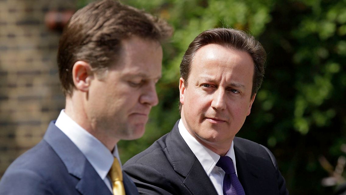 Von Konkurrenten zu Partnern: Premier Cameron mit seinem Vize Clegg.