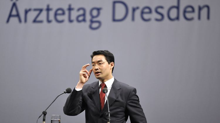 Rösler lässt sich nicht durch die Kritik beirren.