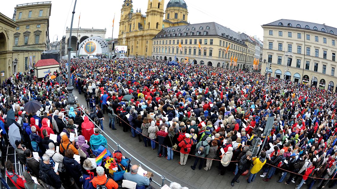 Tausende Christen feierten gemeinsam Himmelfahrt in der Münchner Innenstadt.