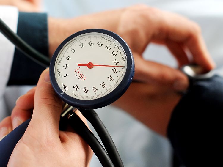 Diabetikern, denen ein Nierenversagen vorausgesagt wird, müssen ihren Lebensstil ändern, so dass der Blutdruck gesenkt wird.