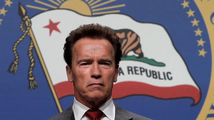 Schwarzenegger gibt derzeit den erbarmungslosen Sparer.