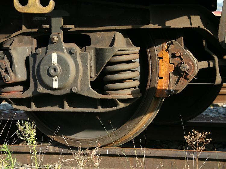 Keramik auf Metall: Wo schwere Massen rollen, braucht es solide ausgelegte Bremssysteme.