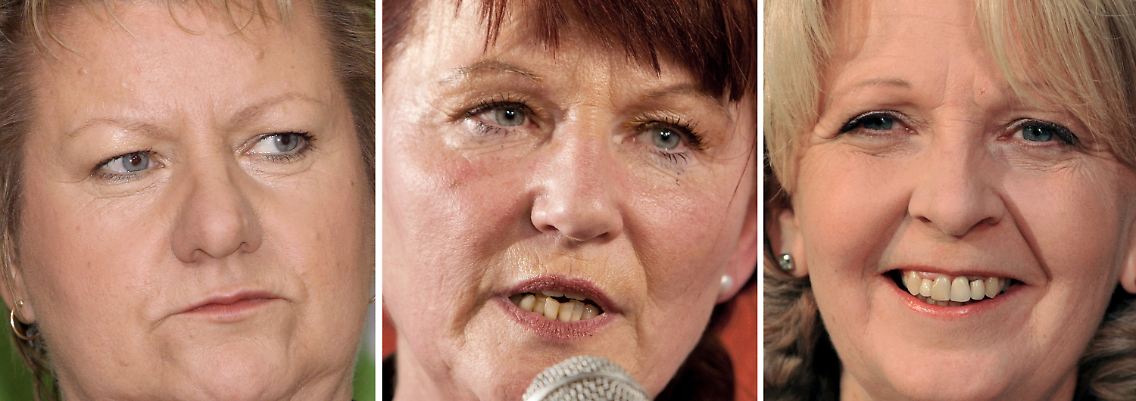 Grünen-Spitzenkandidatin Sylvia Löhrmann, die Spitzenkandidatin der Partei Die Linke, Bärbel Beuermann, und SPD-Spitzenkandidatin Hannelore Kraft (v.l.)