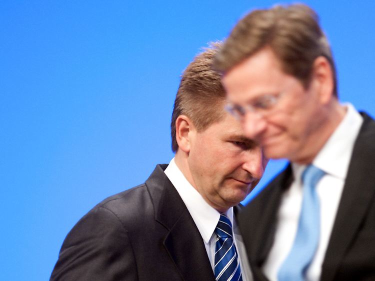 Der Parteivorsitzende Guido Westerwelle (r) und der nordrhein-westfälische Landesvorsitzende Andreas Pinkwart haben eine neue Idee.