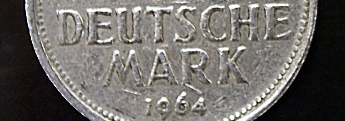 Viele Deutsche wünschen sich die Mark zurück.