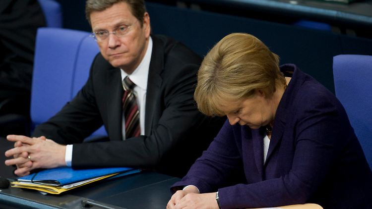 Schlechte Stimmung bleibt: Westerwelle und Merkel kommen nicht aus dem Umfragetief.