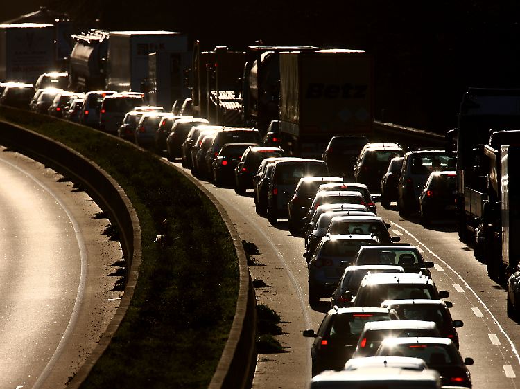 "Wir müssen das gesamte Verkehrssystem umgestalten, die gesamte Gesellschaft umbauen. Und wir müssen sofort damit anfangen, denn das geht nicht von heute auf morgen."