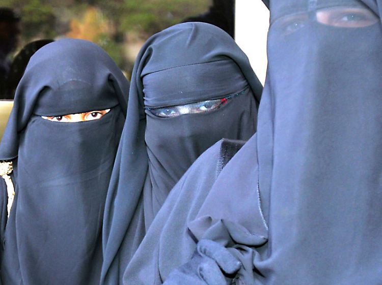 Frauen in Vollschleiern - in Frankreich nicht mehr erlaubt.
