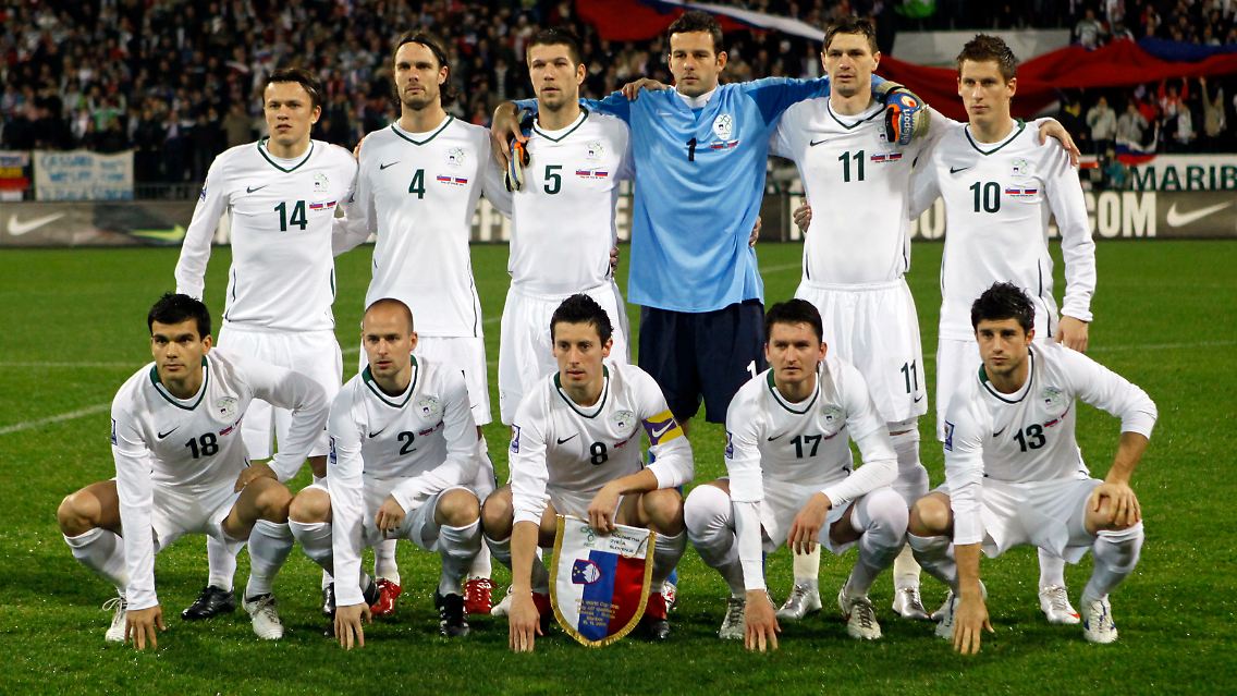 Das slowenische Team, vor dem historischen 1:0-Sieg gegen Russland.