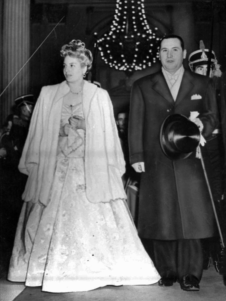 Juan und Eva Peron im Juli 1946 im Teatro Colon: Sein erster öffentlicher Auftritt als Präsident.