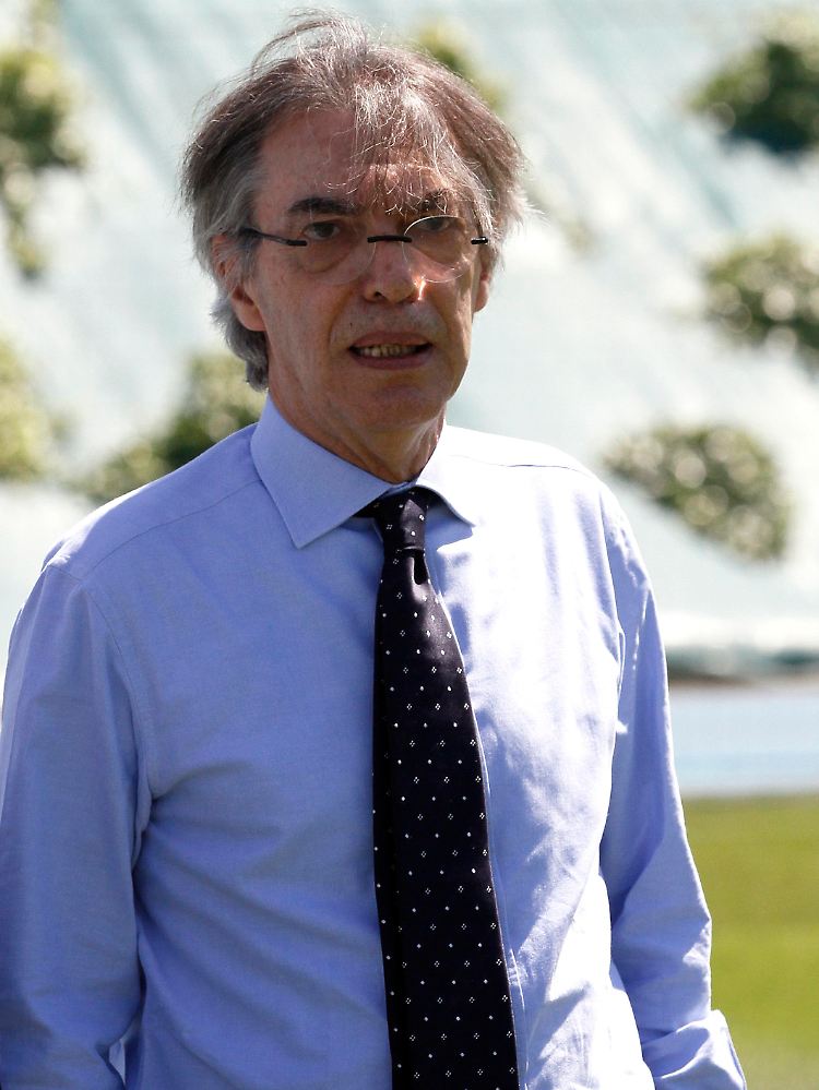 Inter-Boss Massimo Moratti steht, endlich, vor dem ganz großen Wurf. Nur Erfolgstrainer Jose Mourinho stört die Idylle.
