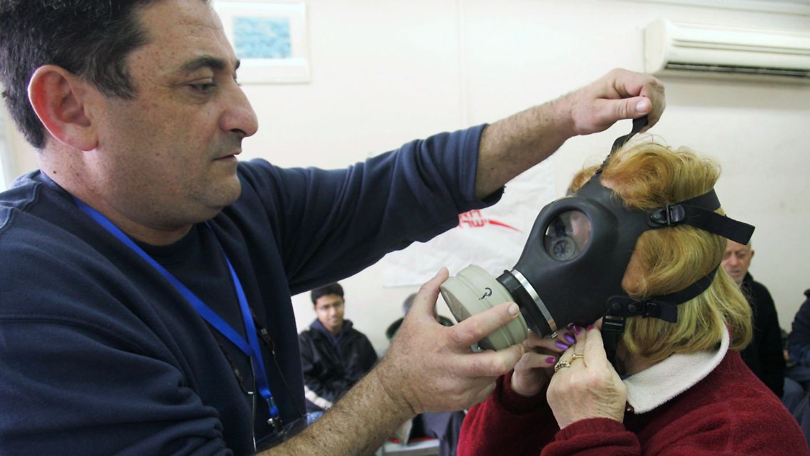Israel verteilt Schutzmasken.