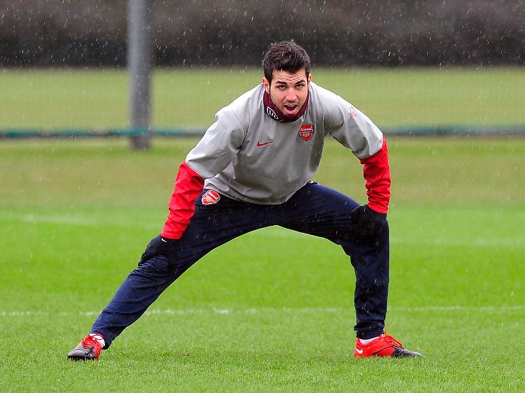 Cesc Fabregas wechselte einst aus der Jugend des FC Barcelona nach London. Nun will er anscheinend zurückkehren.
