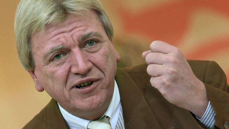 Bouffiers größter bundespolitischer Coup: 2006 legte er einen Test für Einbürgerungswillige vor.
