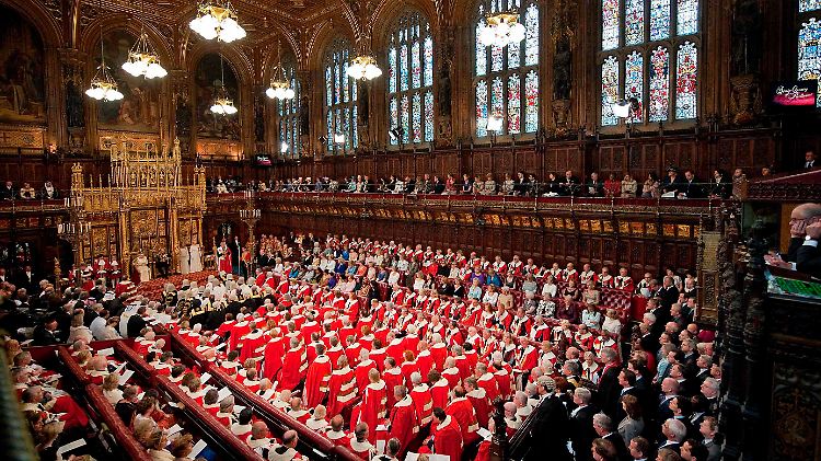Elizabeth hält ihre 56. "Queen's Speech".