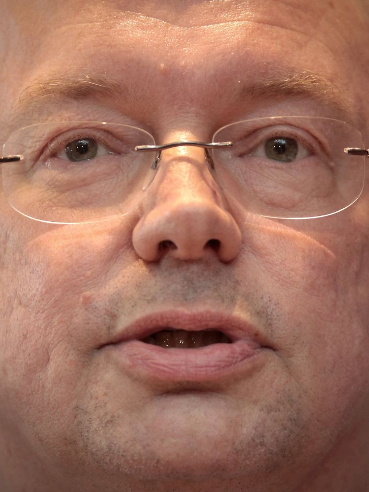 Die Presse wundert sich nicht: Für seinen Abgang wählte Roland Koch die "brutalstmögliche Variante".