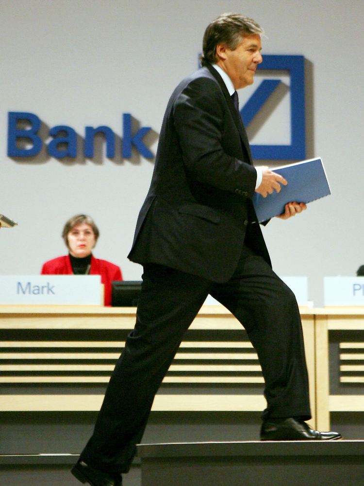 Reizfigur Josef Ackermann: Wenn der Vorstandschef die Bühne betritt, gehen die Diskussionen richtig los.