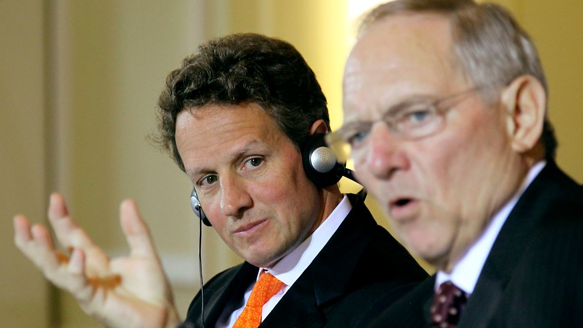 Zwei Finanzminister - Timothy Geithner (l.) und Wolfgang Schäuble - auf getrennten Wegen zu einem gemeinsamen Ziel.