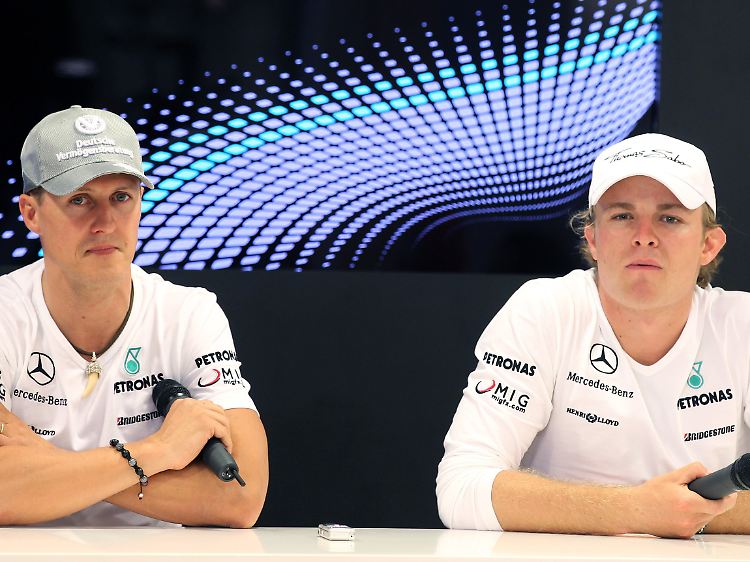 Schumacher hat für drei Jahre bei Mercedes unterschrieben, Rosberg für zwei Jahre plus Option.
