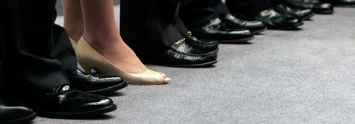 Nicht nur beim Schuhwerk, sondern auch auf dem Gehaltszettel zeigt sich der Unterschied zwischen Mann und Frau.