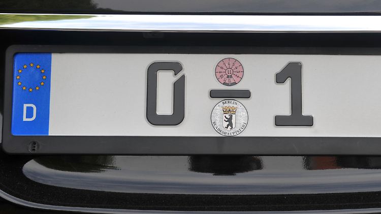 Das Kennzeichen der Bundespräsidenten-Limousine. Wer sitzt bald drin?