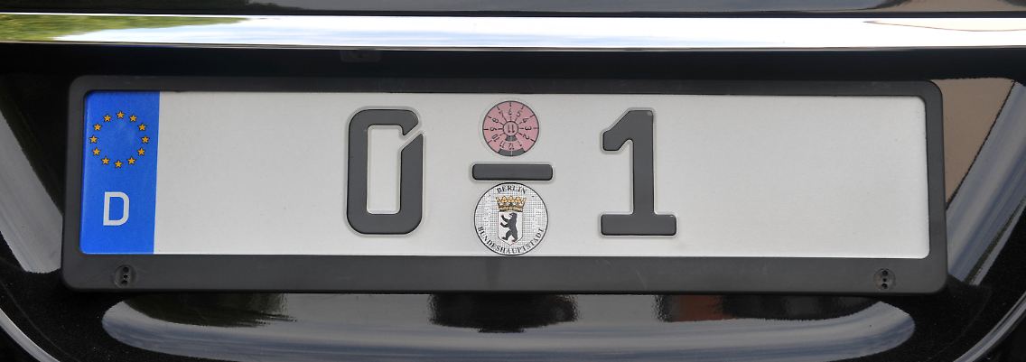Das Kennzeichen der Bundespräsidenten-Limousine. Wer sitzt bald drin?
