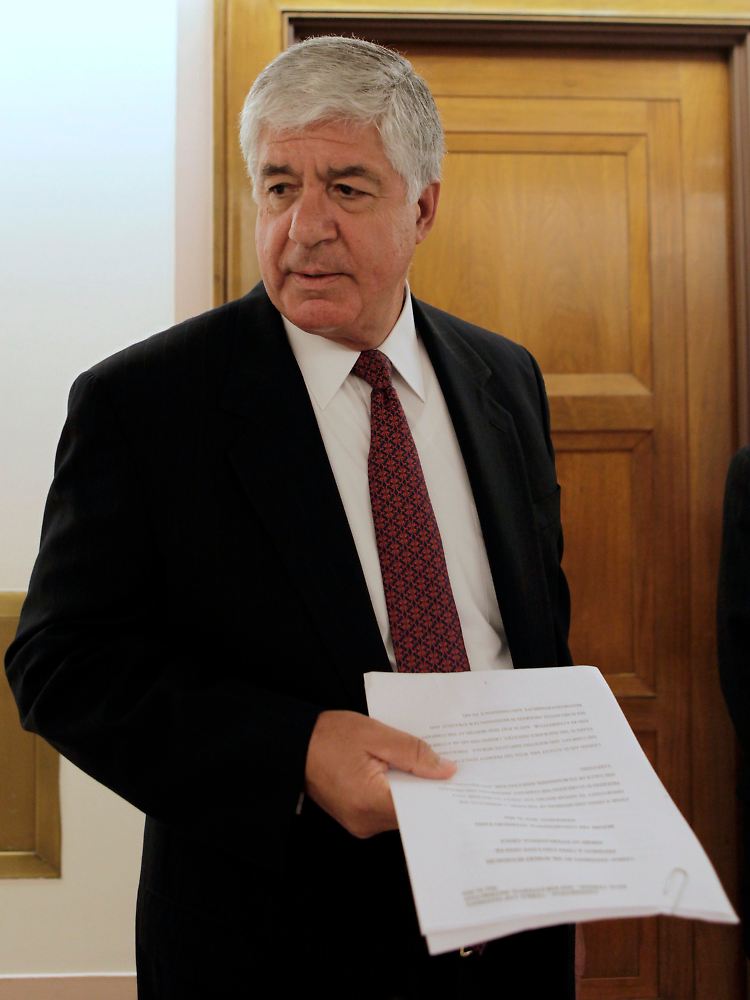 Für AIG-Chef Benmosche wäre ein geplatzter Verkauf der Kronjuwelen kein gutes Signal.