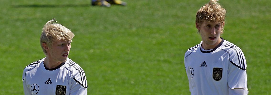 Statt Stefan Kießling (rechts) traf es Andreas Beck.