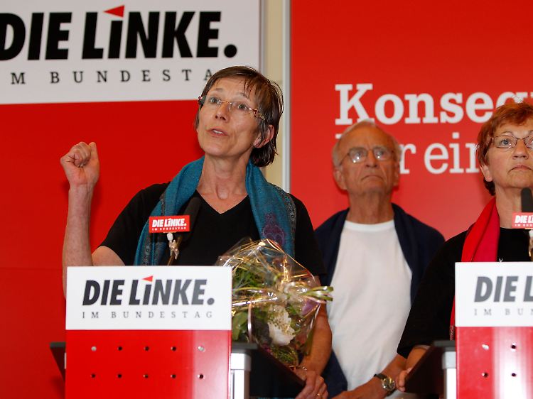 Die Bundestagsabgeordneten Annette Groth (l.), Inge Höger (r.) und der ehemalige Linken-Bundestagsabgeordnete Norman Paech nahmen an der Gaza-Flotte teil.