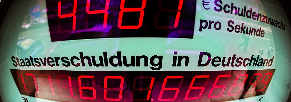 Die Schuldenuhr steigt und steigt.