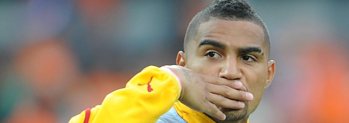 Küsschen: Fußballspielen durfte Kevin-Prince Boateng in Rotterdam nicht.