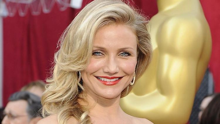 Bei der Oscar-Verleihung trägt aber auch Cameron etwas mehr Make-Up als sonst ...