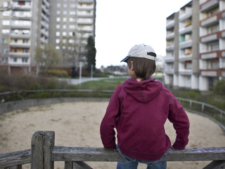 Kinderarmut spielt eine tragende Rolle, um eine negative Lebensperspektive zu bekommen.
