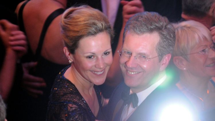 .... das Scheinwerferlicht ist Bettina Wulff inzwischen gewohnt.