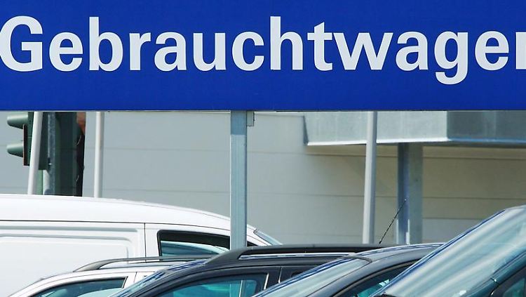 Gebrauchtwagenkäufer profitieren derzeit noch von der Abwrackprämie, da sich die Preise für einen Gebrauchten immer noch unter Normalniveau bewegen.