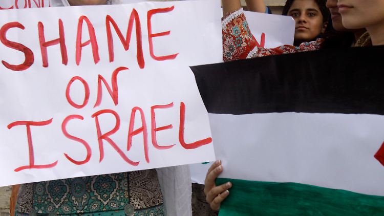 Nach der Militäraktion Israels gegen einen Gaza-Hilfskonvoi ist der internationale Aufschrei groß.