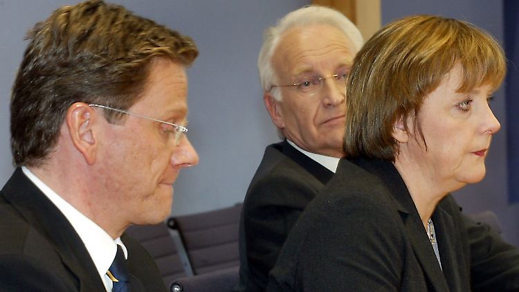 2004 zaubern der damalige CSU-Chef Stoiber, Merkel und Westerwelle den IWF-Direktor Köhler als Überraschungskandidaten aus der Versenkung.