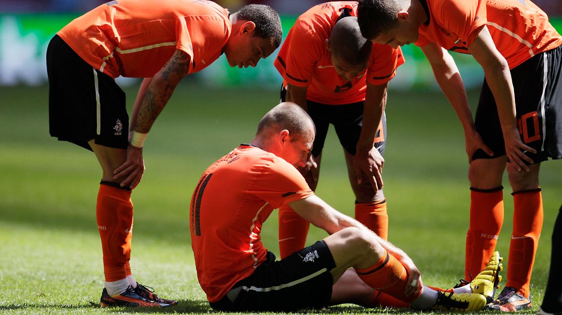 Robben verletzt sich, Holland hofft.