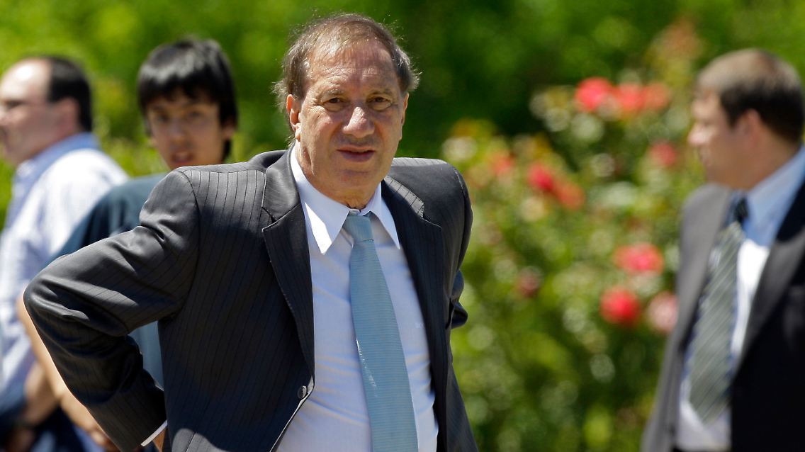Sitzt die Hose noch? Argentiniens Sportchef Carlos Bilardo.