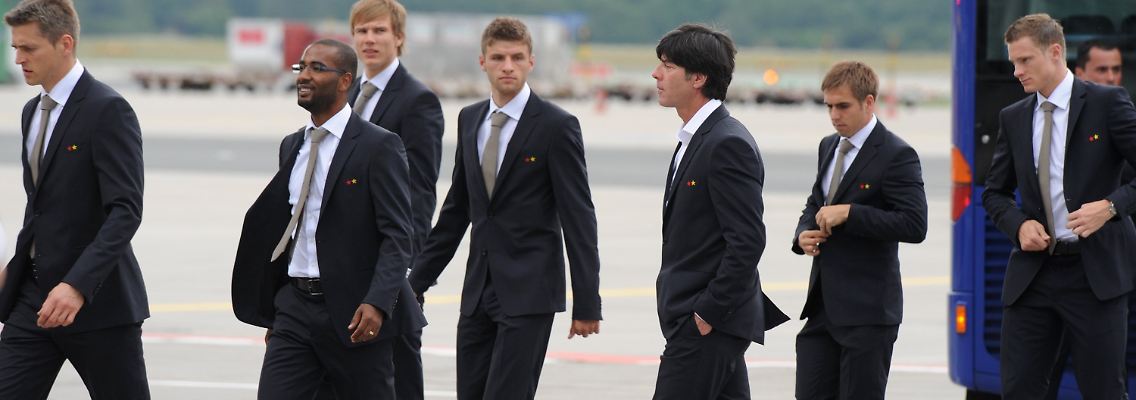 Die deutsche Nationalmannschaft am Frankfurter Flughafen.