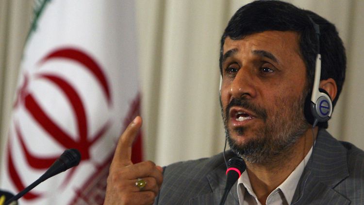 Der iranische Präsident Mahmud Ahmadinedschad lässt sich von Drohungen nicht beirren.
