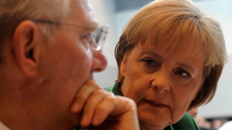 Der Plan ist da - doch wie setzen wir ihn um? Kanzlerin Merkel und Finanzminister Schäuble in der Unionsfraktion.