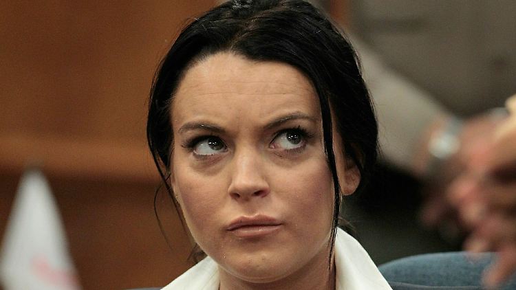 Wie war das noch? Ach ja, ich darf nichts trinken: Lindsay Lohan.