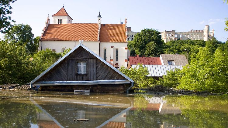 Auch das Dorf Janowiec ist zum weiten Mal vom Hochwasser der Weichsel betroffen.