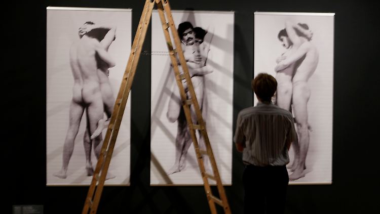 Die Werke auf der "Ars Homo Erotica" in Warschau ...