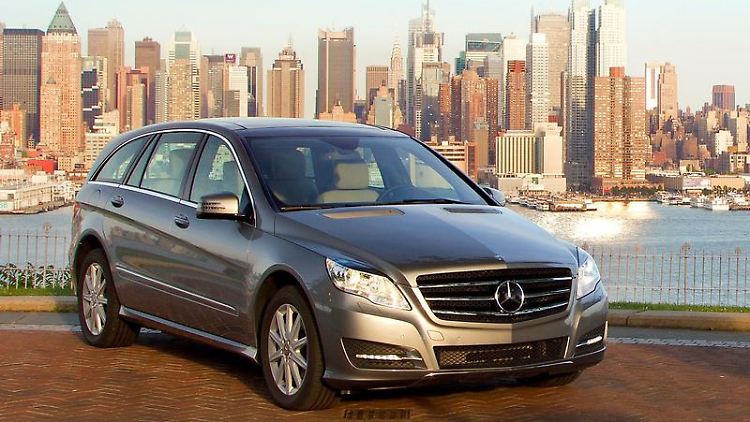 Die R-Klasse von Mercedes spräsentiert sich mit sparsameren Motoren.